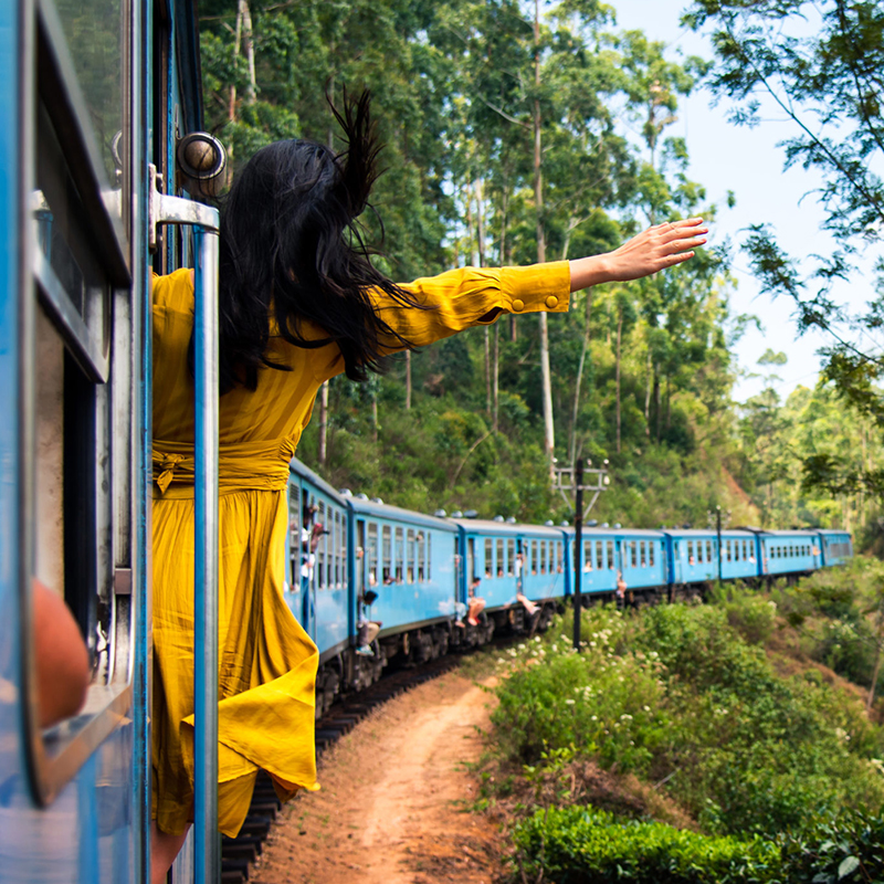 Пів країни на поїзді